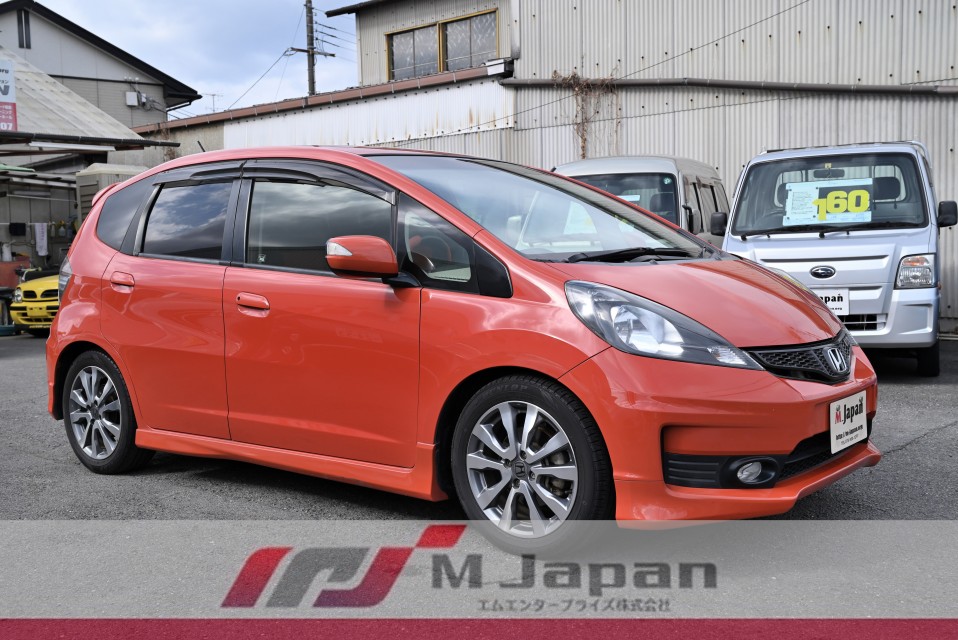 フィット 1500RS 後期 6速MT モデューロ足回り　HKSマフラー　