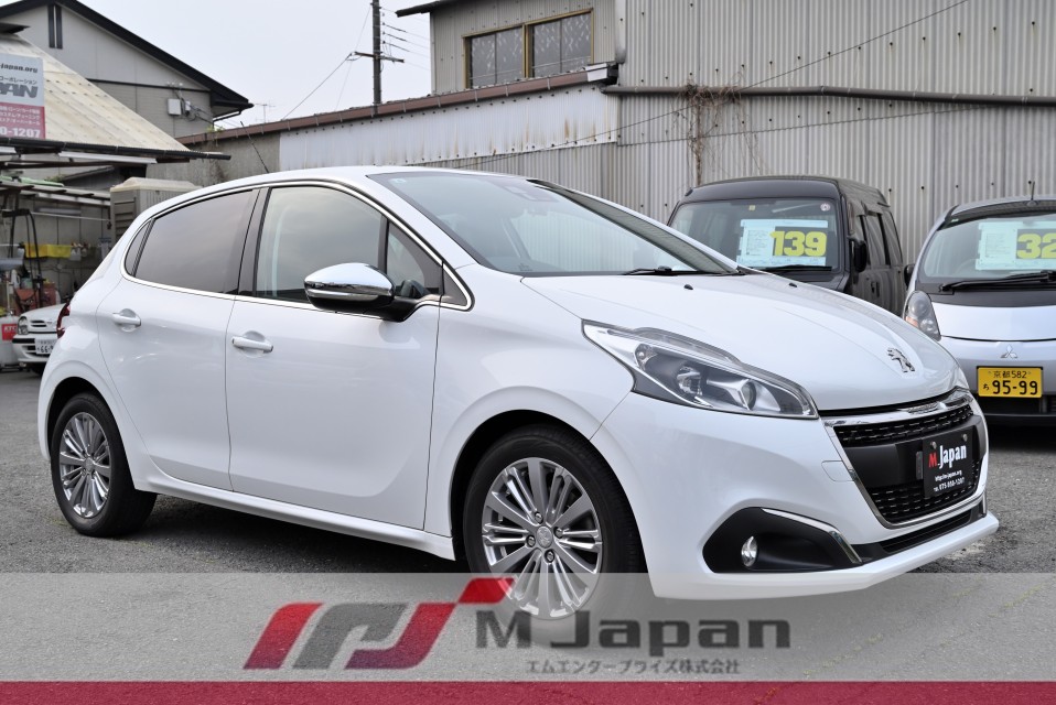 208 アリュール　後期型 1200ccターボ　６AT 　ドラレコ　