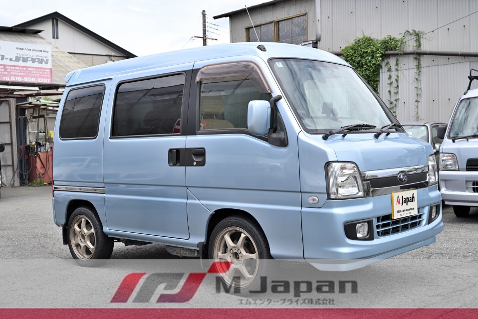 サンバーディアスワゴン　スーパーチャージャー　５速　2WD 